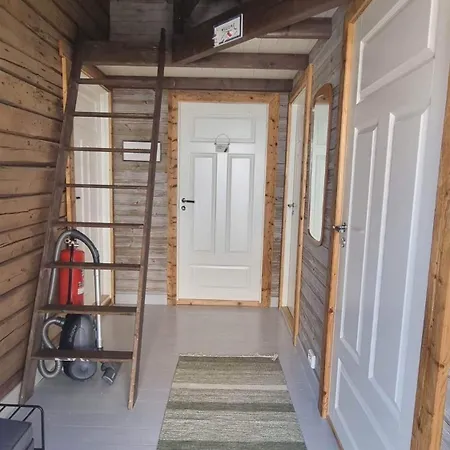 Lenabua * Sørvågen