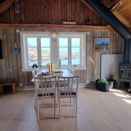 Asebua - Renovated Rorbu With Seaview Sørvågen